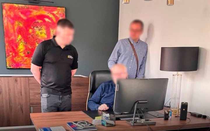 НАБУ і польські правоохоронці провели обшуки на території двох країн щодо можливої закупівлі зброї за завищеними цінами