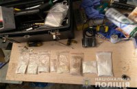  Поліція затримала у Києві 20-річного наркодилера з кокаїном на 400 тис. грн 