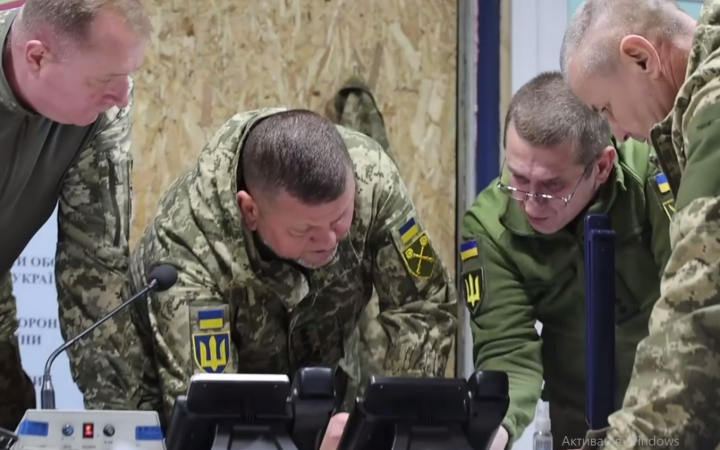 Залужний і Шаптала відвідали військових, що виконують наступальні операції на півдні країни
