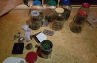 Киевские полицейские изъяли у отца с сыном наркотиков на 4 млн гривен