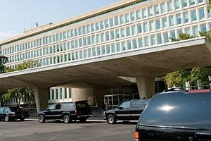 Аналитик ЦРУ уволилась из-за разговорчивости мужа
