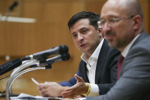 Зеленский поручил Шмыгалю мобилизовать правительство, чтобы избежать второй волны коронавируса
