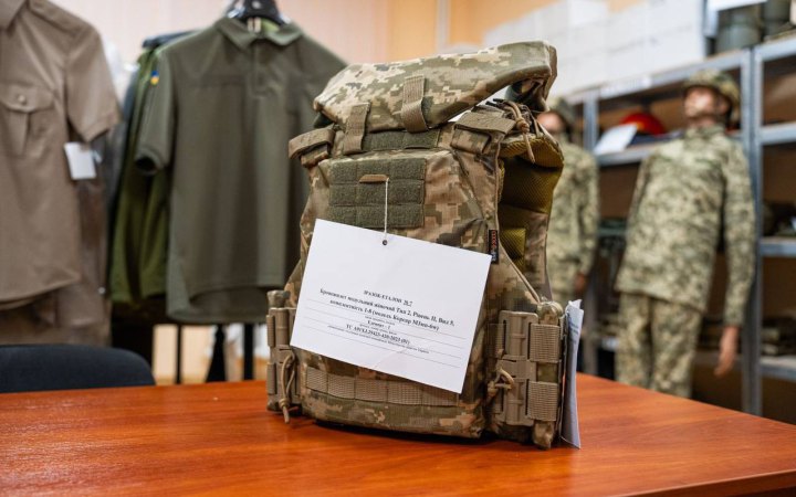 ​Міноборони затвердило другий зразок бронежилету для військовослужбовиць