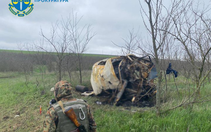 На Херсонщині автомобіль з цивільними підірвався на російській міні