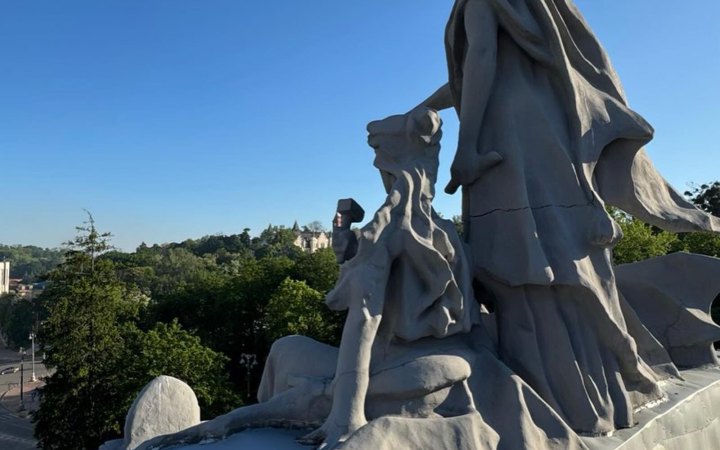У Києві через російську атаку пошкоджено Національний художній музей України