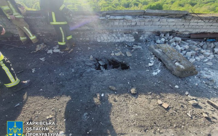Вранці російський дрон влучив у харківську багатоповерхівку