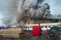 В російському порту горить круїзний теплохід