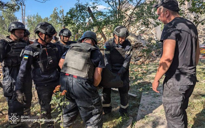 Наслідки ракетного удару по житловому сектору Кривого Рогу: є жертви та поранені (оновлено)