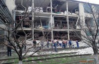 На желатиновом заводе в Лисичанске от взрыва рухнула фасадная стена, погибла работница