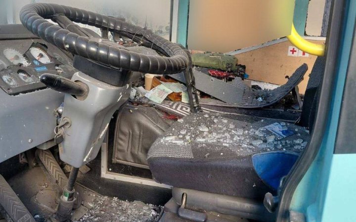 Російський безпілотник атакував маршрутку в Херсоні, є постраждалі