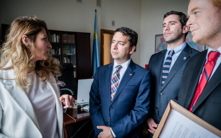 Еміне Джапарова зустрілася з чилійськими парламентарями, які побували в Бучі та Ірпені