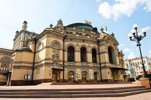 В новом сезоне Национальная опера будет сотрудничать с агентством "Ухо"
