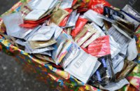 У Пакистані заборонили рекламу презервативів
