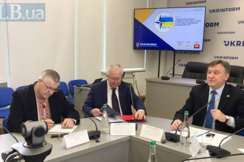 Експерти: тільки три кандидати в президенти чітко визначилися з курсом на ЄС і НАТО