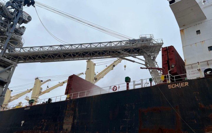 Україна обговорює із США заходи для посилення “зернової ініціативи”