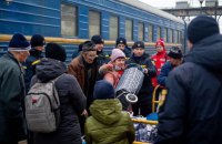 У зоні активних бойових дій на Донеччині залишилося близько 11 тисяч цивільних