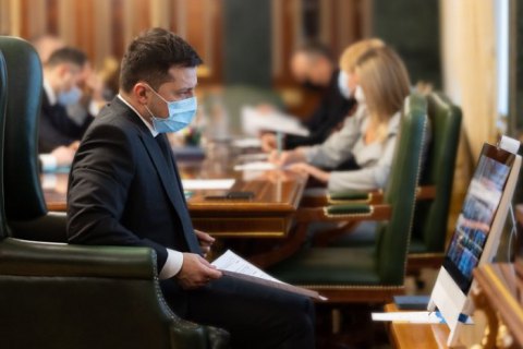 Зеленский поручил напоминать гражданам о целесообразности вакцинации от ковида