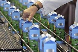 Януковича предупредили об угрозе упадка молочной отрасли