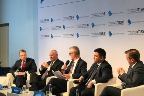 Волкер: миротворческая миссия позволит разрешить конфликт на Донбассе