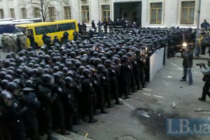 В Украине завтра могут ввести чрезвычайное положение