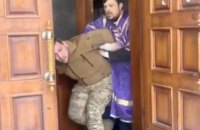Суд виніс вирок клірику УПЦ МП з Хмельницького, який побив військового
