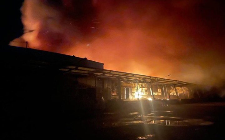Росіяни атакували промислові підприємства на Дніпропетровщині (оновлено)