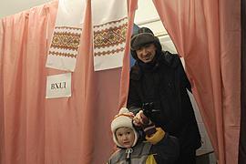 Рада запретила фотосъемку в кабинке для голосования