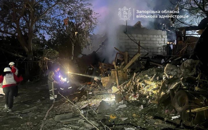 Росіяни вдарили по Запоріжжю: зруйновано будинок, є загиблі та поранені