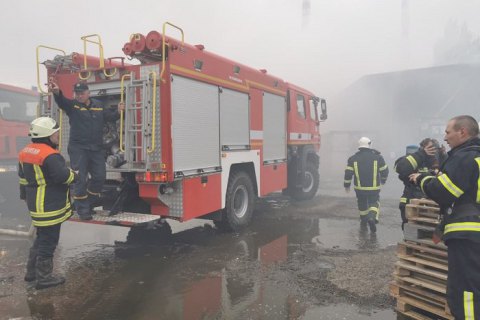 Під Києвом сталася пожежа на підприємстві з переробки хімікатів та медпрепаратів, є постраждалі