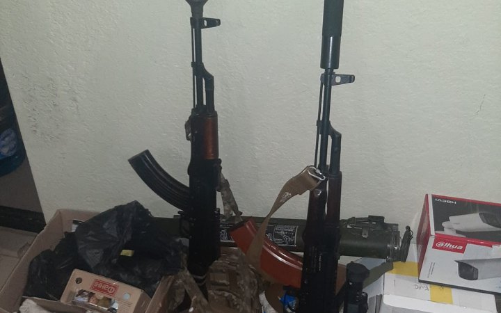 На Херсощині правоохоронці викрили групу з 12 підозрюваних у тяжких злочинах 