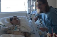 Родители 17-летнего парня просят помощи для завершения сложной реабилитации
