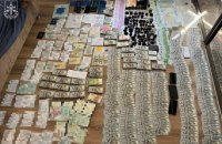 На Одещині співробітники міграційної служби оформляли закордонні паспорти військовозобов’язаним за кордоном
