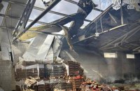 ​На Одещині через російські удари пошкоджено склади, є загиблий і поранені