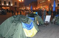 Неизвестные разгромили палаточный городок на одесском евромайдане