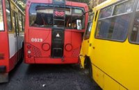 В центре Одессы семь человек пострадали в ДТП с участием троллейбуса и маршрутки