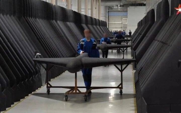 Проблема швидкості, комплектуючі з Китаю та підземні цехи. Чого очікувати від виробництва реактивних «Шахедів» 