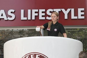 Самую большую чашку кофе сварили в эту субботу в Киеве