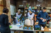 У Дніпрі організували пункт обігріву та десятки опорних пунктів, які надають допомогу переселенцям
