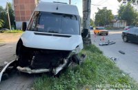 ​У Запоріжжі в ДТП з маршруткою та легковиком постраждали 13 осіб