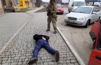 СБУ за допомогою інсценування запобігла замовному вбивству підприємця з Херсона