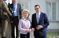 Польща може “вивести всі гармати”, якщо не отримає від Єврокомісії 35 млрд євро на відновлення після ковіду, – керівна партія