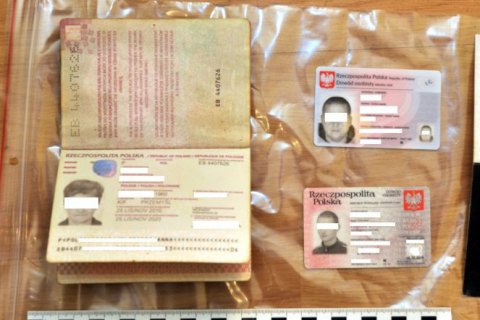 У Польщі викрили злочинну групу, яка переправляла українців у Британію за підробленими документами