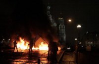 Художник Петр Павленский поджег покрышки на площади Санкт-Петербурга
