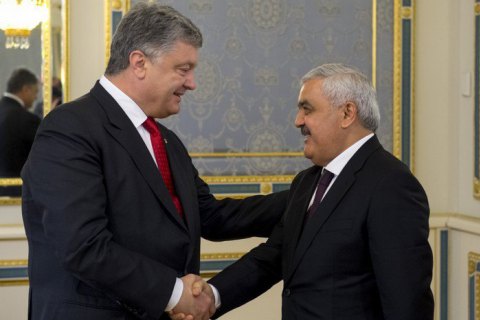 ​Порошенко обсудил с президентом SOCAR возможность производства авиатоплива в Украине