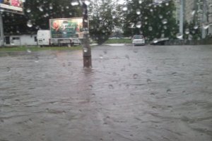 МЧС объявляет штормовое предупреждение в Одессе и области на среду