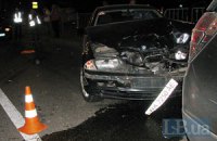 В Киеве БМВ врезался в джип, есть пострадавшие
