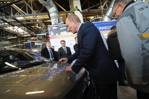 Путин мечтает, чтобы российские автомобили хотелось покупать