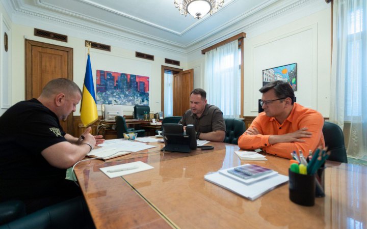 Залужний, Кулеба і Єрмак провели телефонну розмову з Блінкеном, Салліваном і Міллі