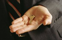 У Києві затримали двох жінок, які обманювали орендарів квартир під виглядом ріелторів