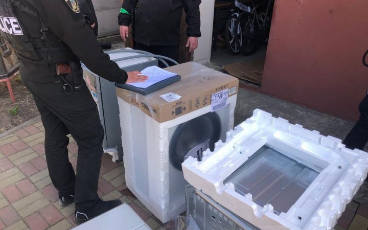 Четверо мародеров вынесли из ТЦ в Буче инструментов и техники на 5 млн грн